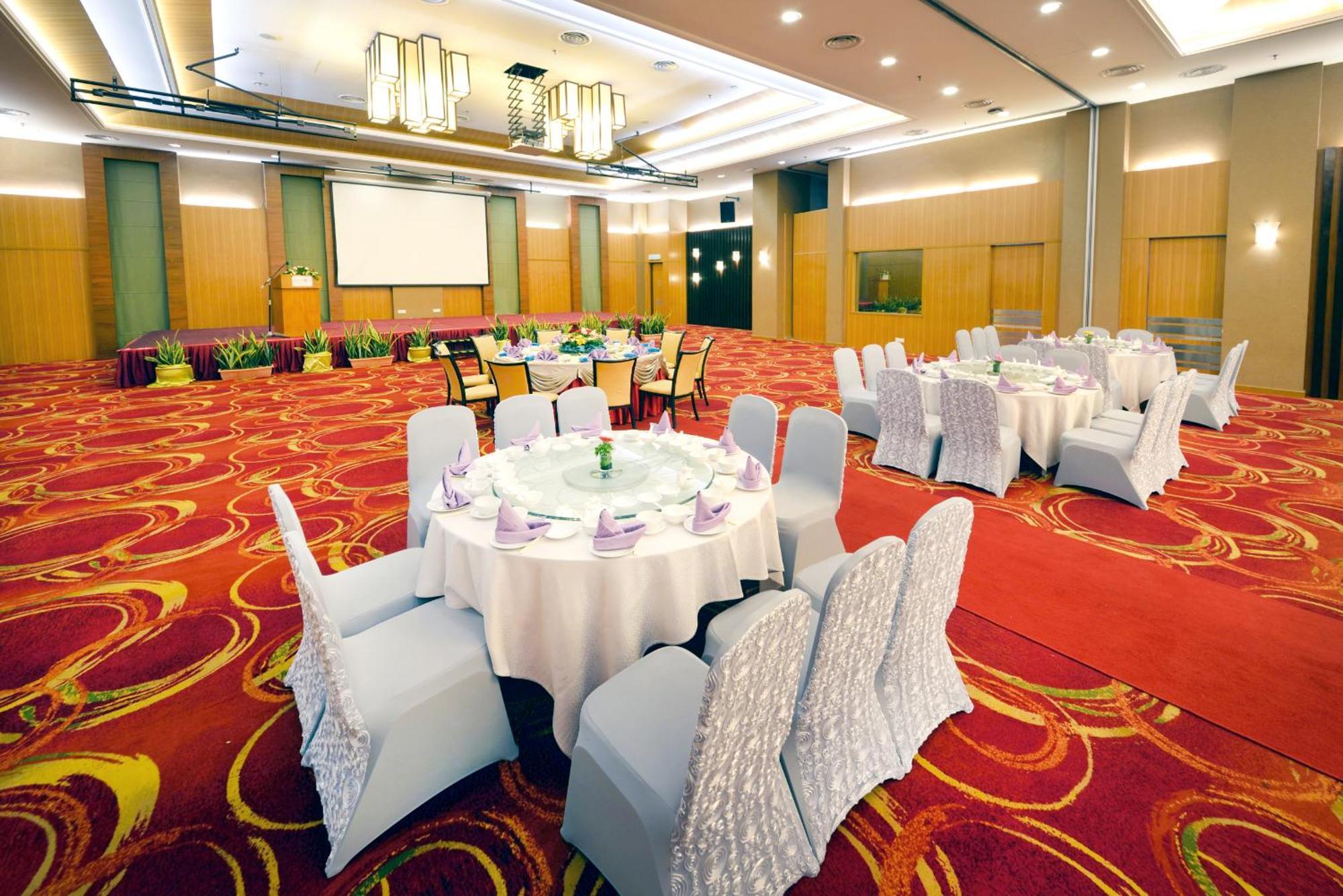 Grand Lexis Port Dickson Hotel Екстериор снимка The ballroom of the hotel