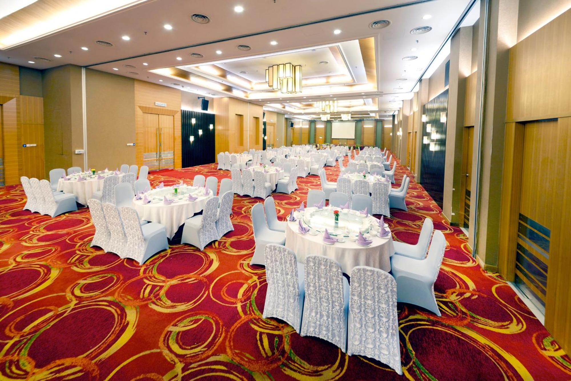 Grand Lexis Port Dickson Hotel Екстериор снимка The ballroom of the hotel