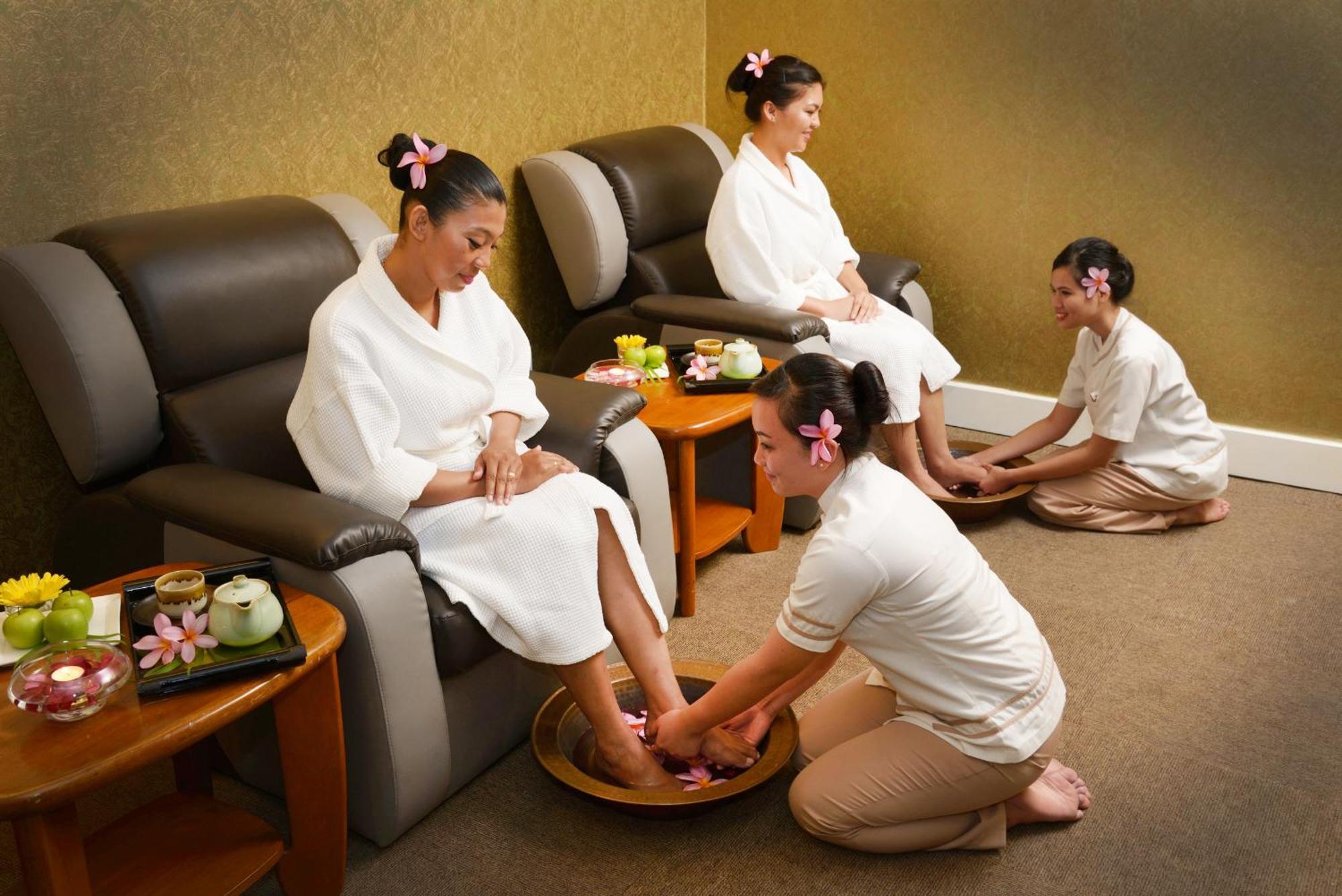 Grand Lexis Port Dickson Hotel Екстериор снимка Thai foot massage