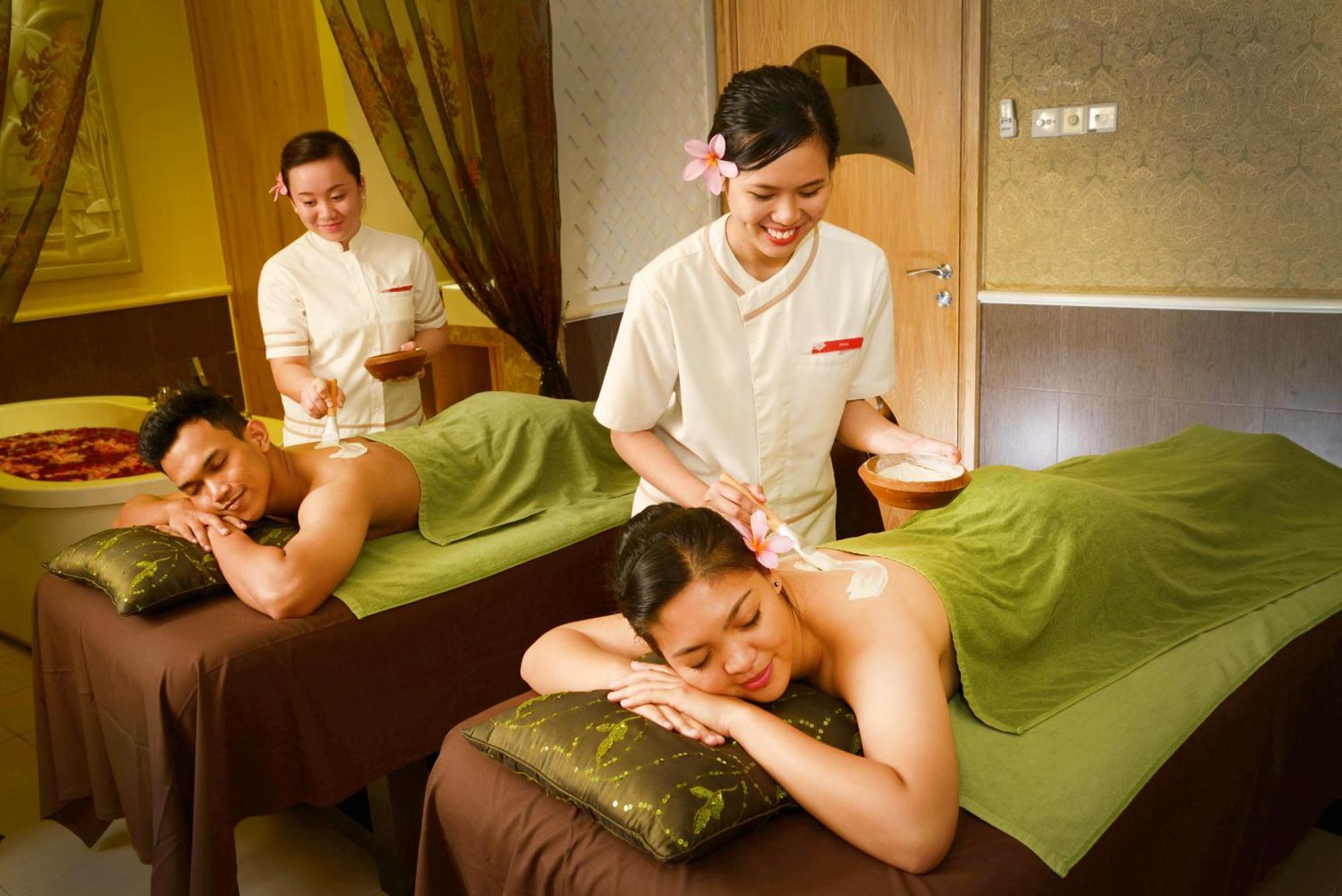 Grand Lexis Port Dickson Hotel Екстериор снимка Thai massage