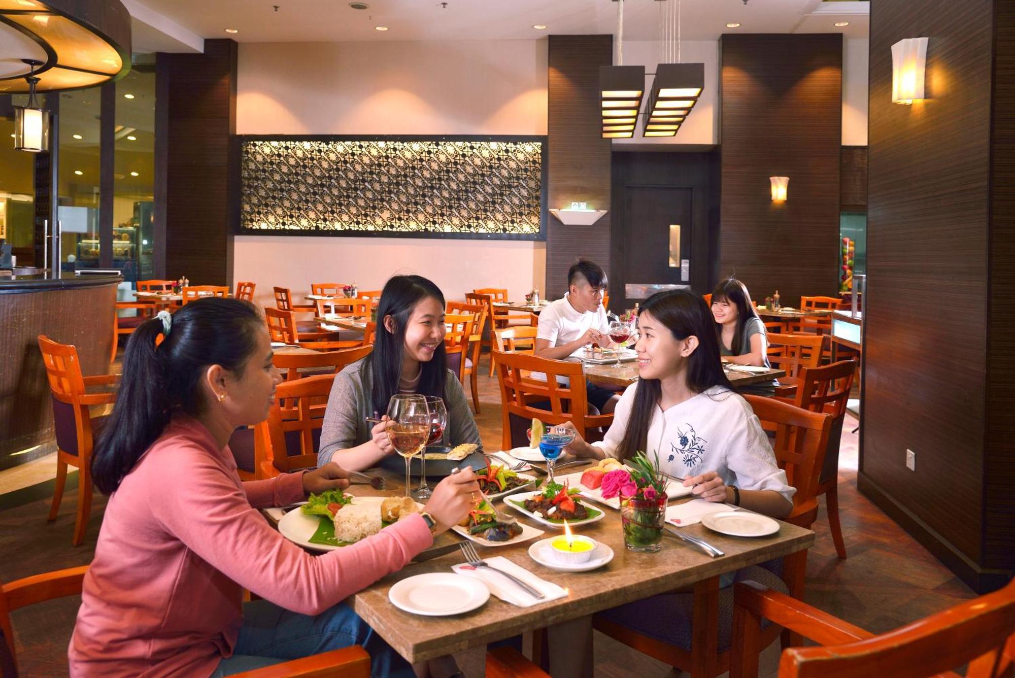 Grand Lexis Port Dickson Hotel Екстериор снимка A restaurant in Vietnam