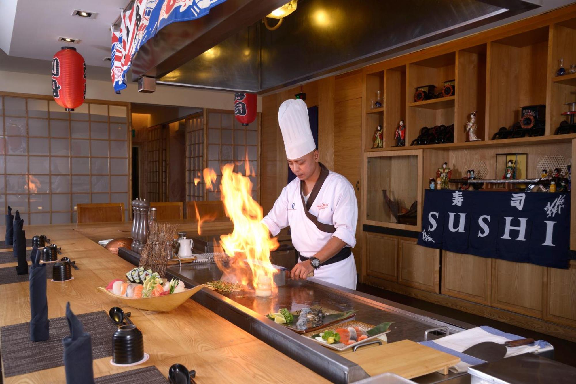 Grand Lexis Port Dickson Hotel Екстериор снимка Teppanyaki cooking