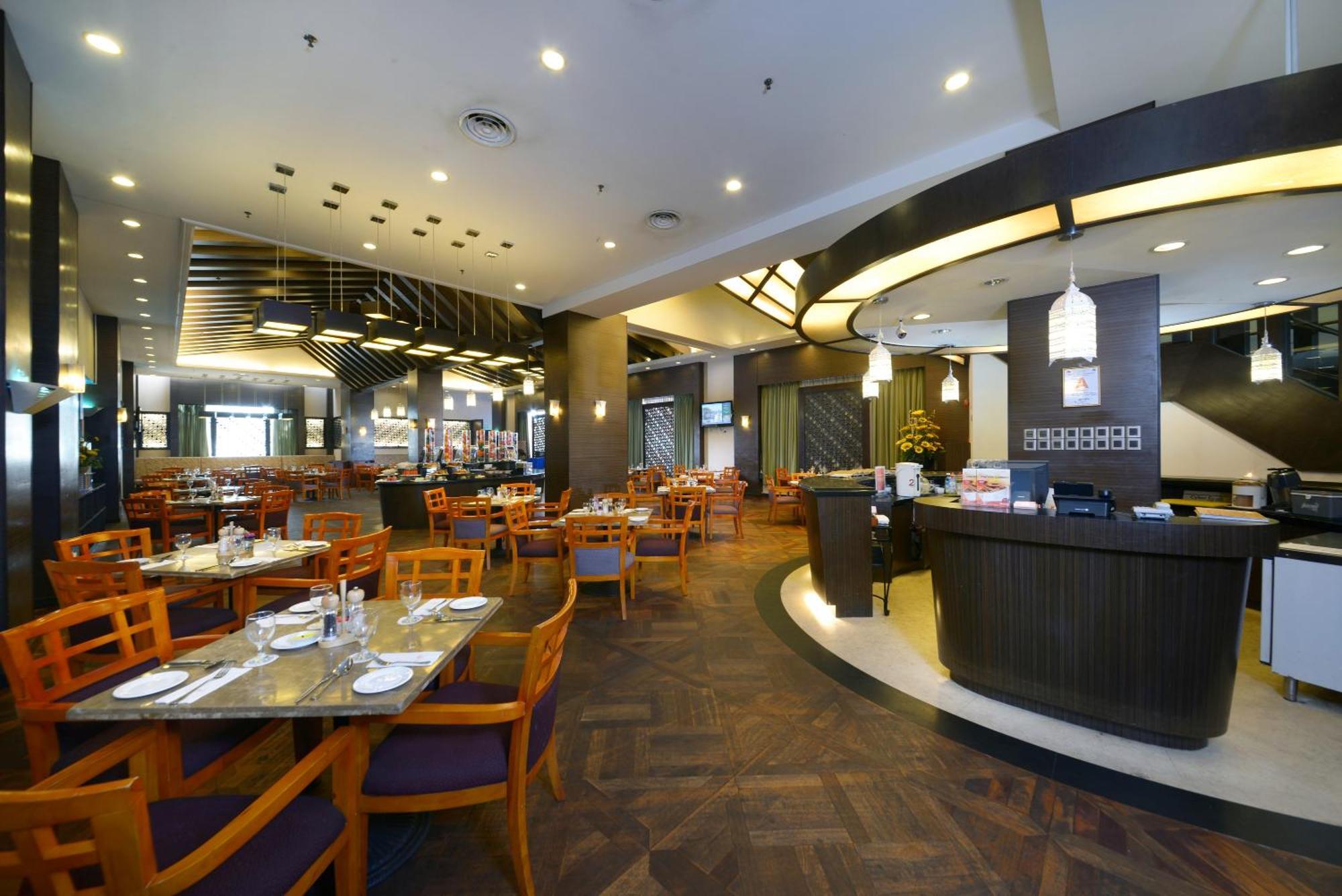 Grand Lexis Port Dickson Hotel Екстериор снимка The interior of the restaurant