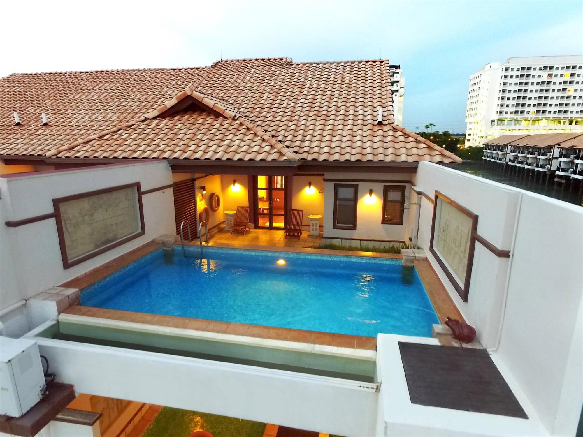 Grand Lexis Port Dickson Hotel Екстериор снимка The Royal Paradise Hotel and Spa